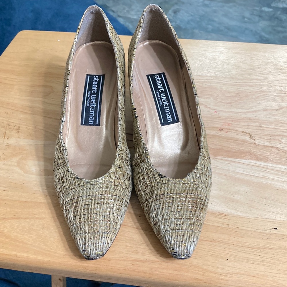 Stuart Weitzman-Gold Size 6W
